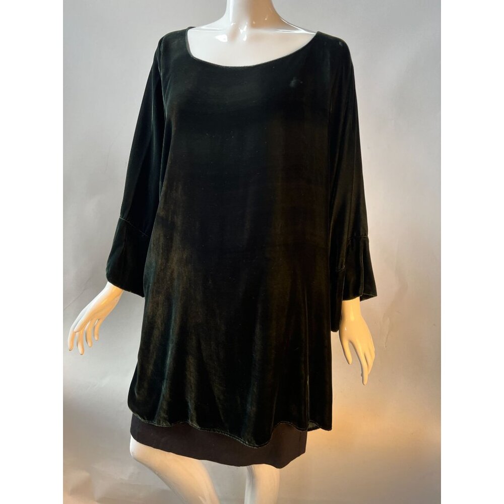 Velvet A-Line Tunic Top With Scoop Neck & Long Sleeves